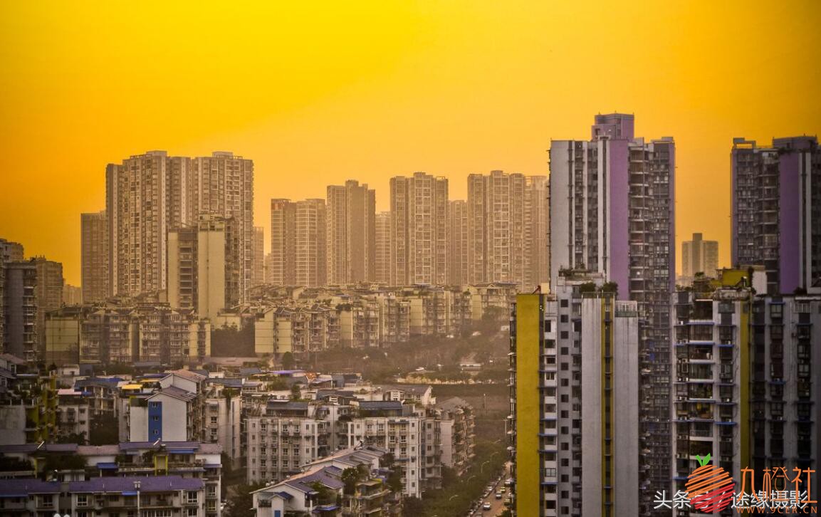 泸州是长江上游重要港口，为四川省第一大港口和第三大航空港，成渝经济圈重要的商贸物流中心，长江上游重要 ...