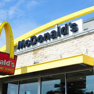 新商机：美国民众因买不到四川辣酱引发混乱 有人花9万元买两盒