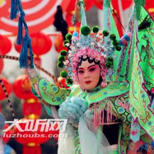 泸州川剧人献艺央视戏曲春晚 正月初二和观众见面