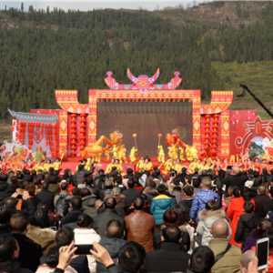 2018泸州农民新春大联欢活动走进古蔺（图）