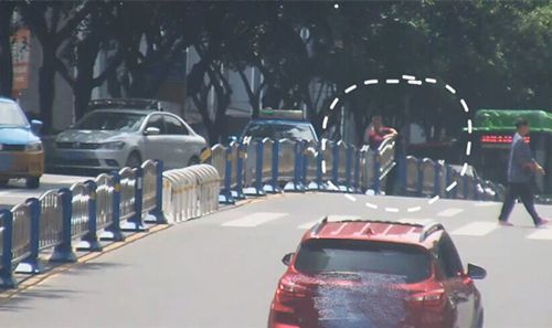 泸州男子为图一己私利擅挪交通隔离栏&nbsp;被罚1000元