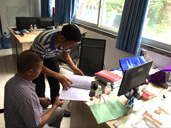 泸州高新区食药监分局深入联系企业开展安全生产宣传和检查