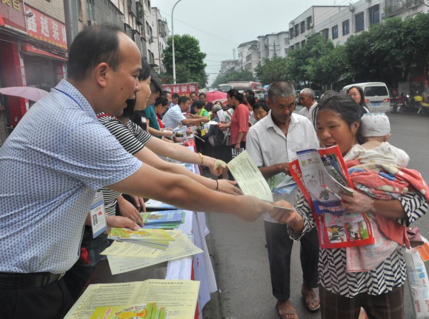 得胜镇举行2018年“全国安全生产月”宣传活动
