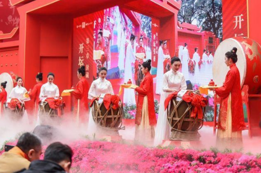 长江之畔 祭酒大典再启：泸州老窖春酿封藏演绎文化“轮回”