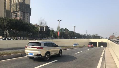 历时11个月 泸州关口下穿隧道双向通车