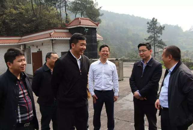 县委副书记、县长肖刚率队督查煤矿安全工作