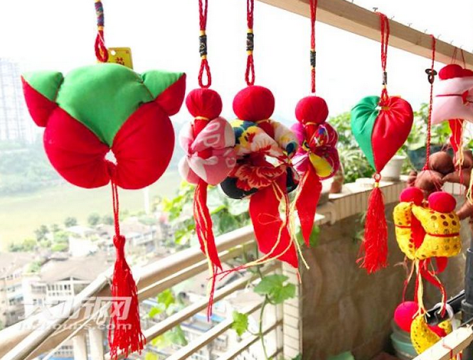 感受传统节日之美 四川泸州将向市民送香包、送粽子