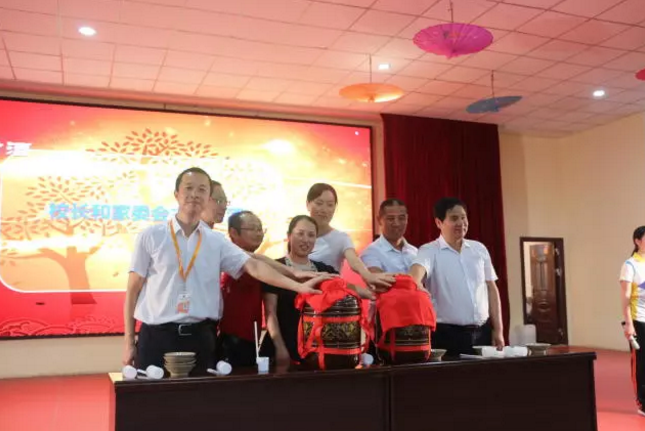 泸县梁才学校举行欢庆“五四”暨“十佳美习少年”颁奖晚会