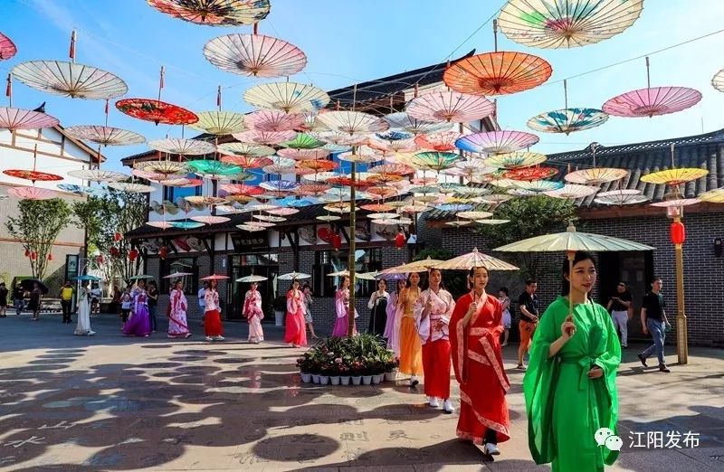 这个“七夕”怎么过？爱在伞里，浪漫相约！