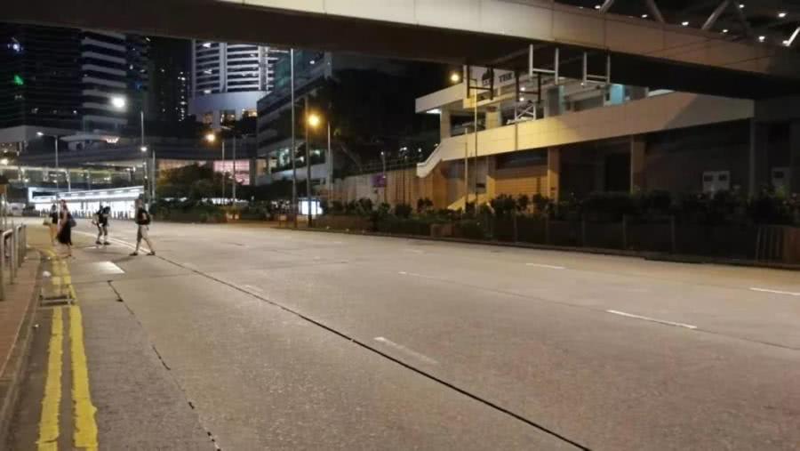 香港在哭泣，最繁华的中环静鸡鸡
