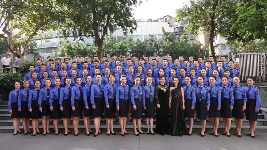 蓝色汪洋 震撼全场丨城管人喜获一等奖