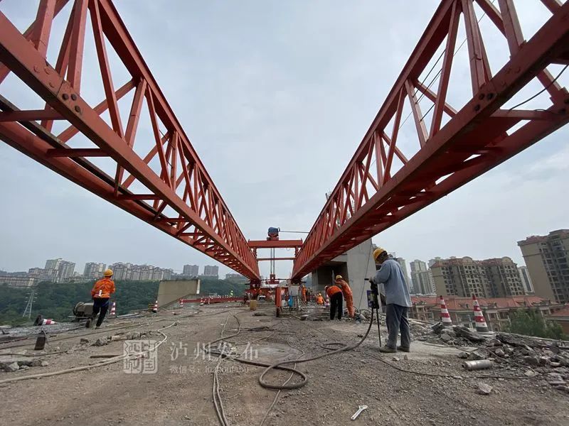 长江大桥最新施工进度：全桥涂装工程基本结束