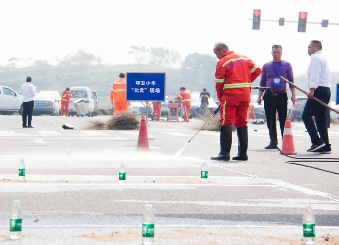 挽起袖子，筑美酒城丨江阳区开展第十届环卫工人节系列活动