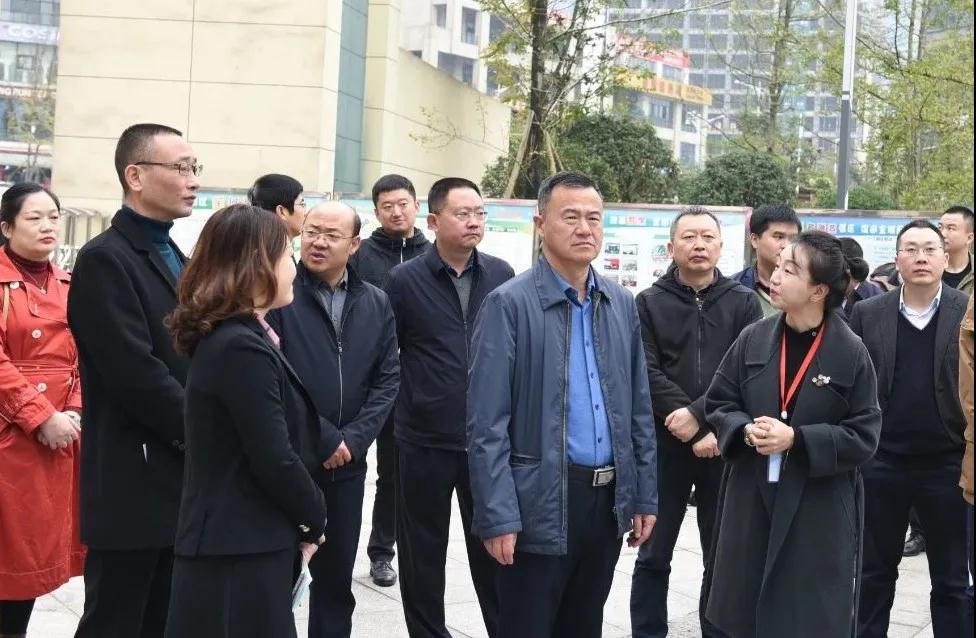 四川省住房城乡建设厅党组成员、副厅长张泽民专题调研泸州城市管理工作