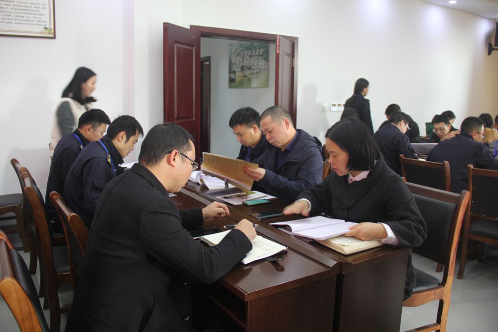 泸县综合行政执法局 开展“学标准、评案卷、找差距、促提高”案卷评查