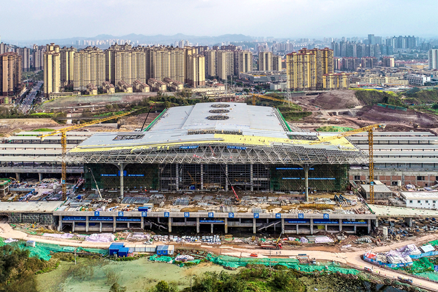 泸州交通面貌日新月异 逐步构建起“铁水公空邮”综合立体交通运输体系