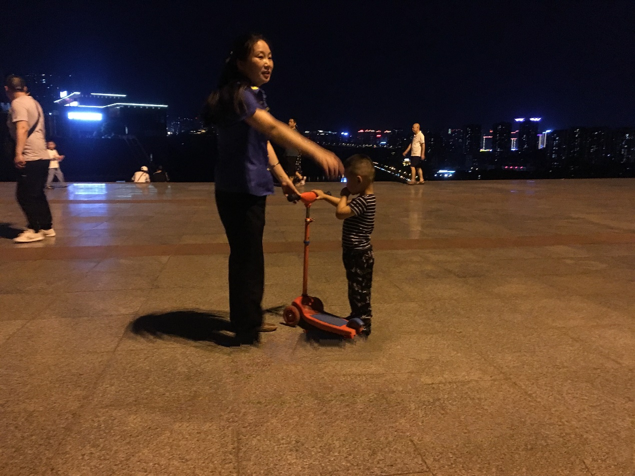 儿童节之夜儿童走失 泸州江阳区城管力助得团圆