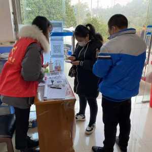 青春底色闪耀“疫”线