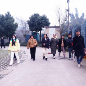 泸州红岩机械开展新春慰问公益活动 铁娘子王菊容传递温暖与希望 ...