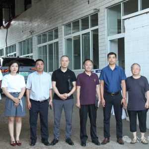 川吴总会会长吴天智一行调研泸州市国膳液酒业